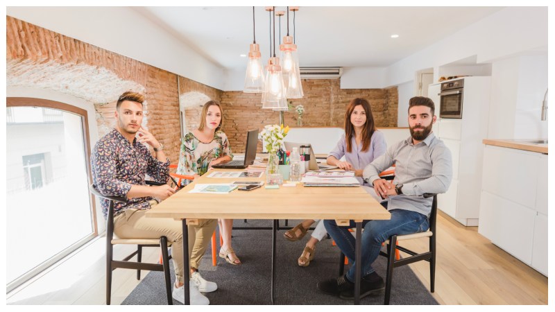 The Geometric Core: How Dining Spaces Define Modern Open-Floor Plans